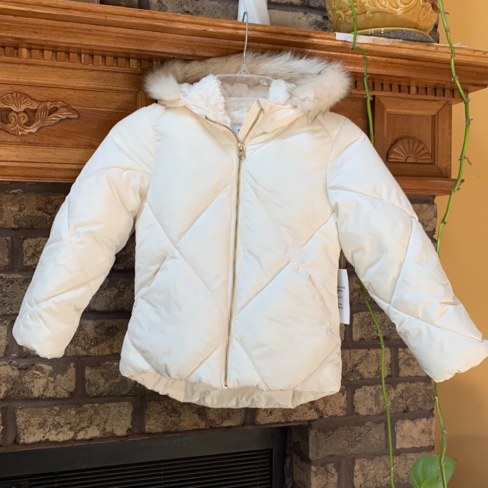 Old navy kids jacket small (6-7) cream colored